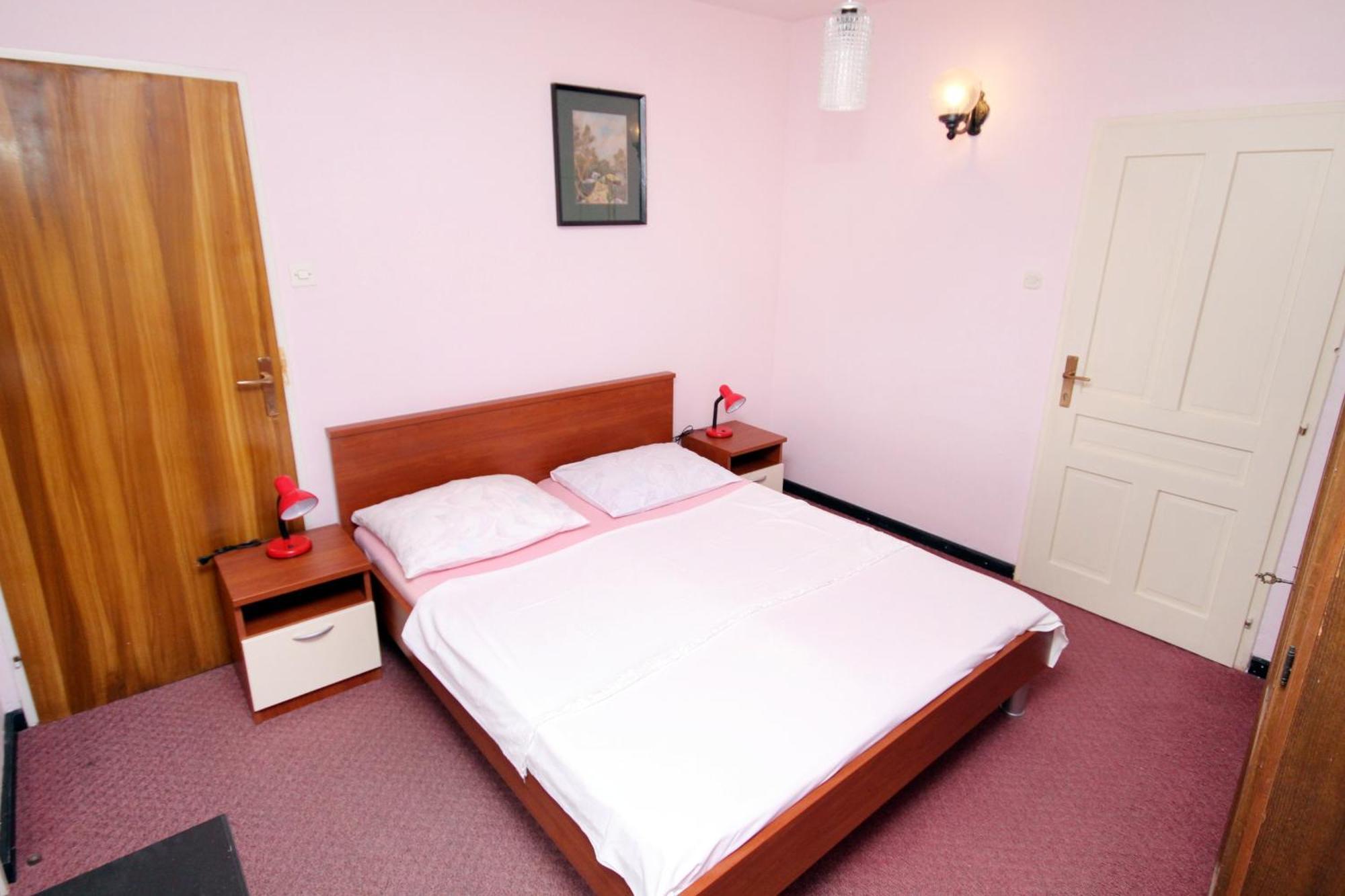 Apartments And Rooms By The Sea Sucuraj, Hvar - 4029 Стая снимка